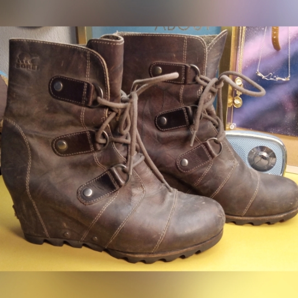SOREL BROWN JOAN OF ARC BOOTS